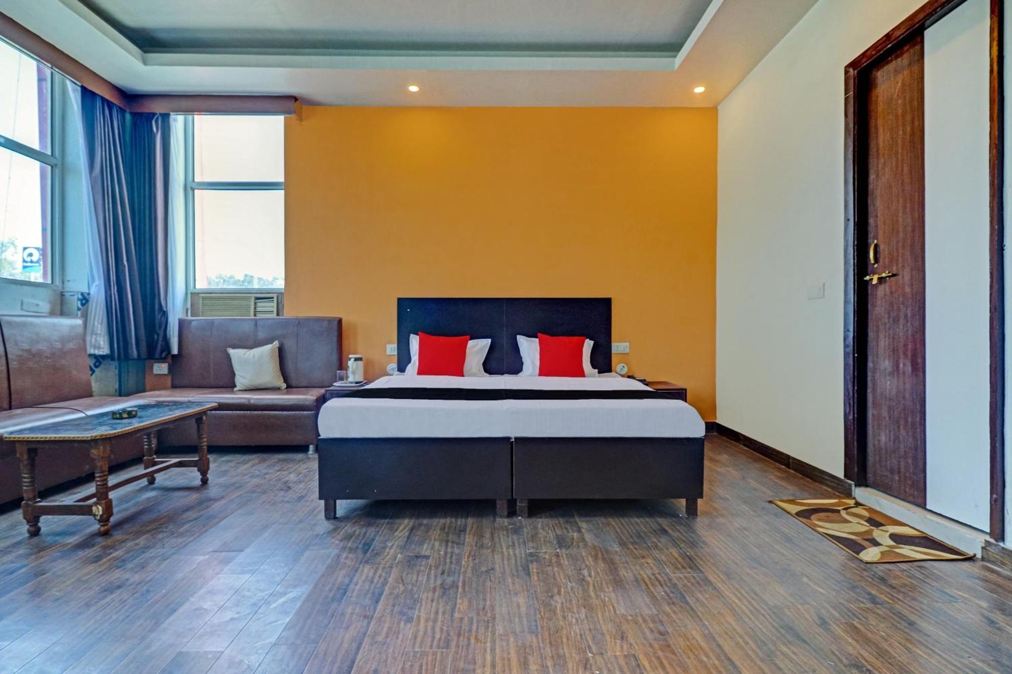 Capital O Kanha Resort Sikandra Rao Extérieur photo